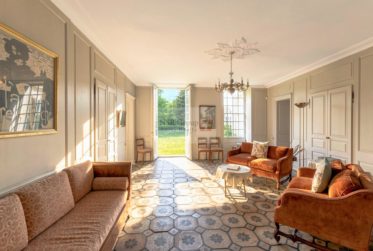 12 Rooms House, Manor house