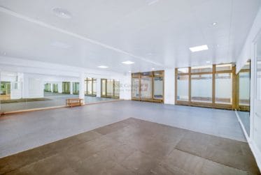 EXCLUSIVE LISTING – Commercial Space for Sale in a Lively and Bustling Neighborhood