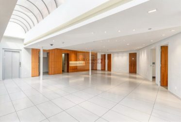 Arcade commerciale de 538 m² + 100 m² de dépôt - Janvier 2027