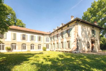 12 Rooms House, Manor house