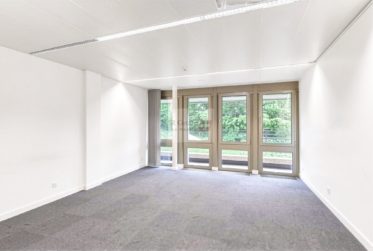 Arcade commerciale de 538 m² + 100 m² de dépôt - Janvier 2027
