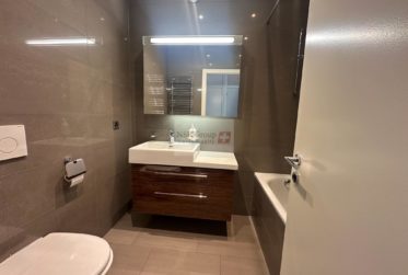 Petit-Saconnex – 4-room apartment in a secure residence with a swimming pool.