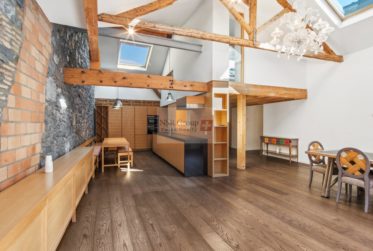 Attique en duplex aux Eaux-Vives